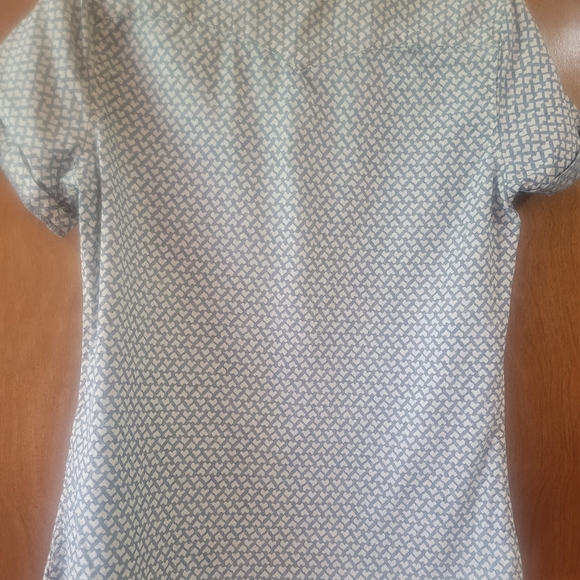 Levi snap down short sleeve top - Picture 4 of 4